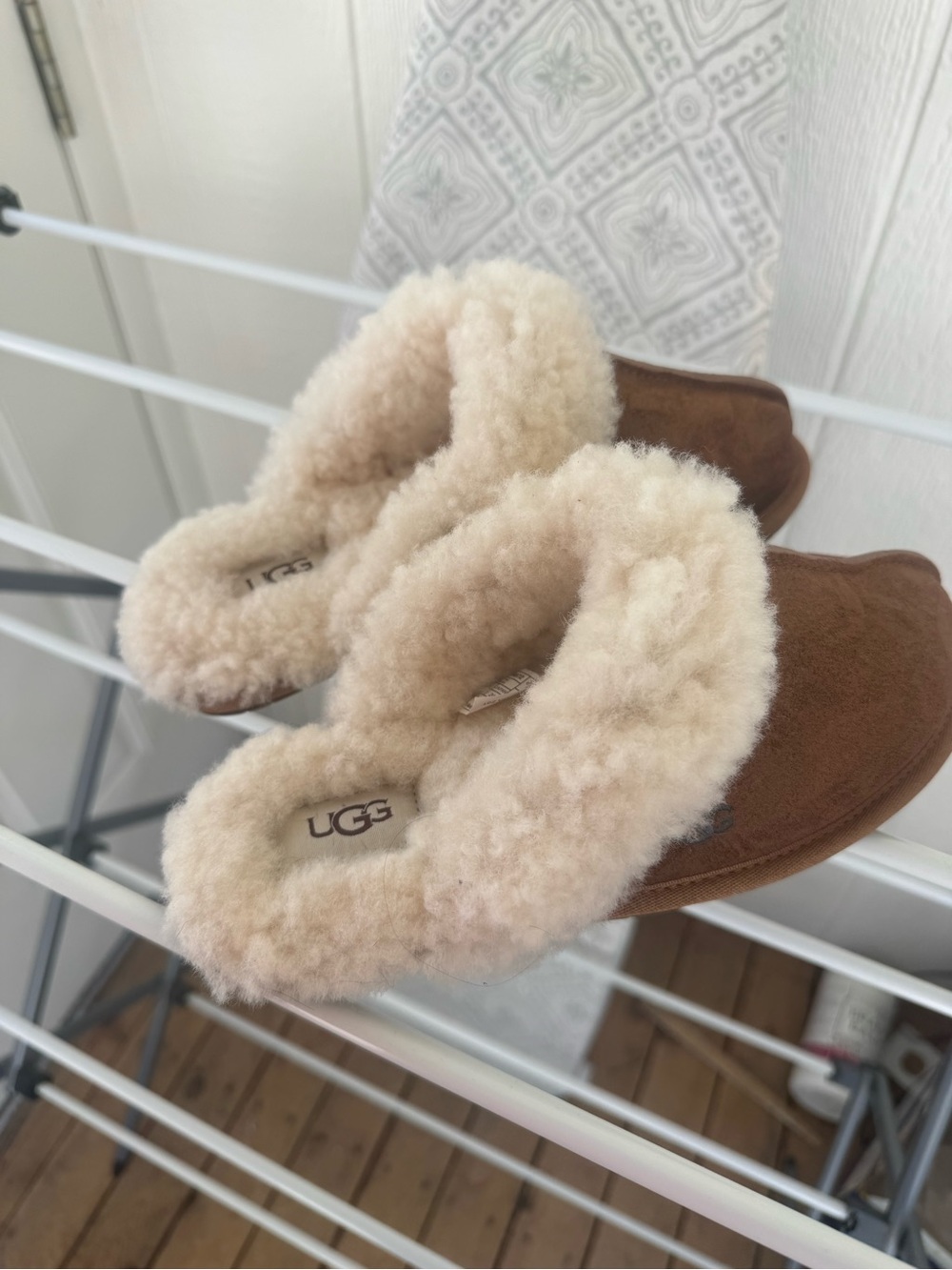 Genuine UGG Chestnut Suede Sheepskin Mule Slippers with Cream Lining Size 38